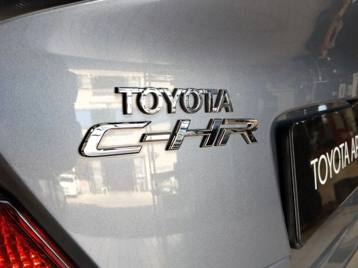 Toyota Toyota C-HR usata a Roma (13)