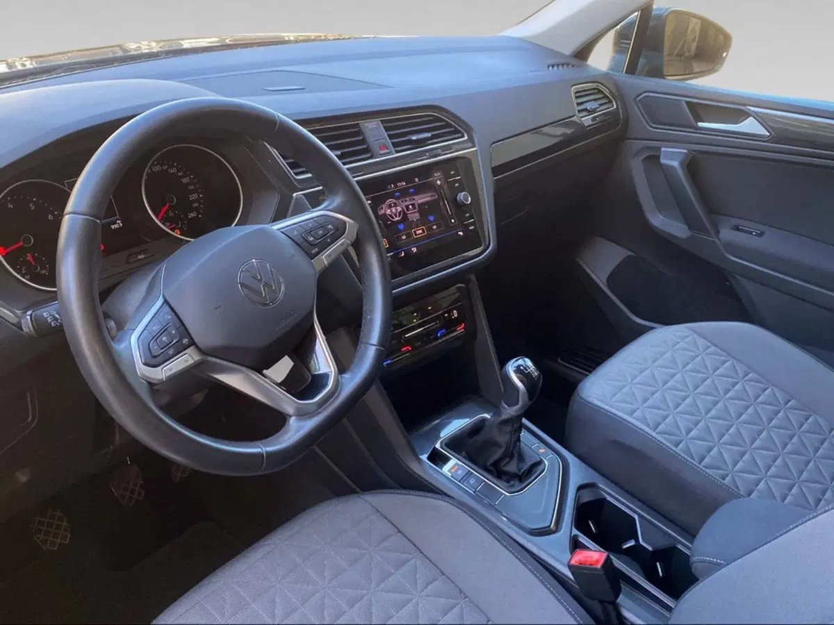 Volkswagen Tiguan usata a Livorno (13)