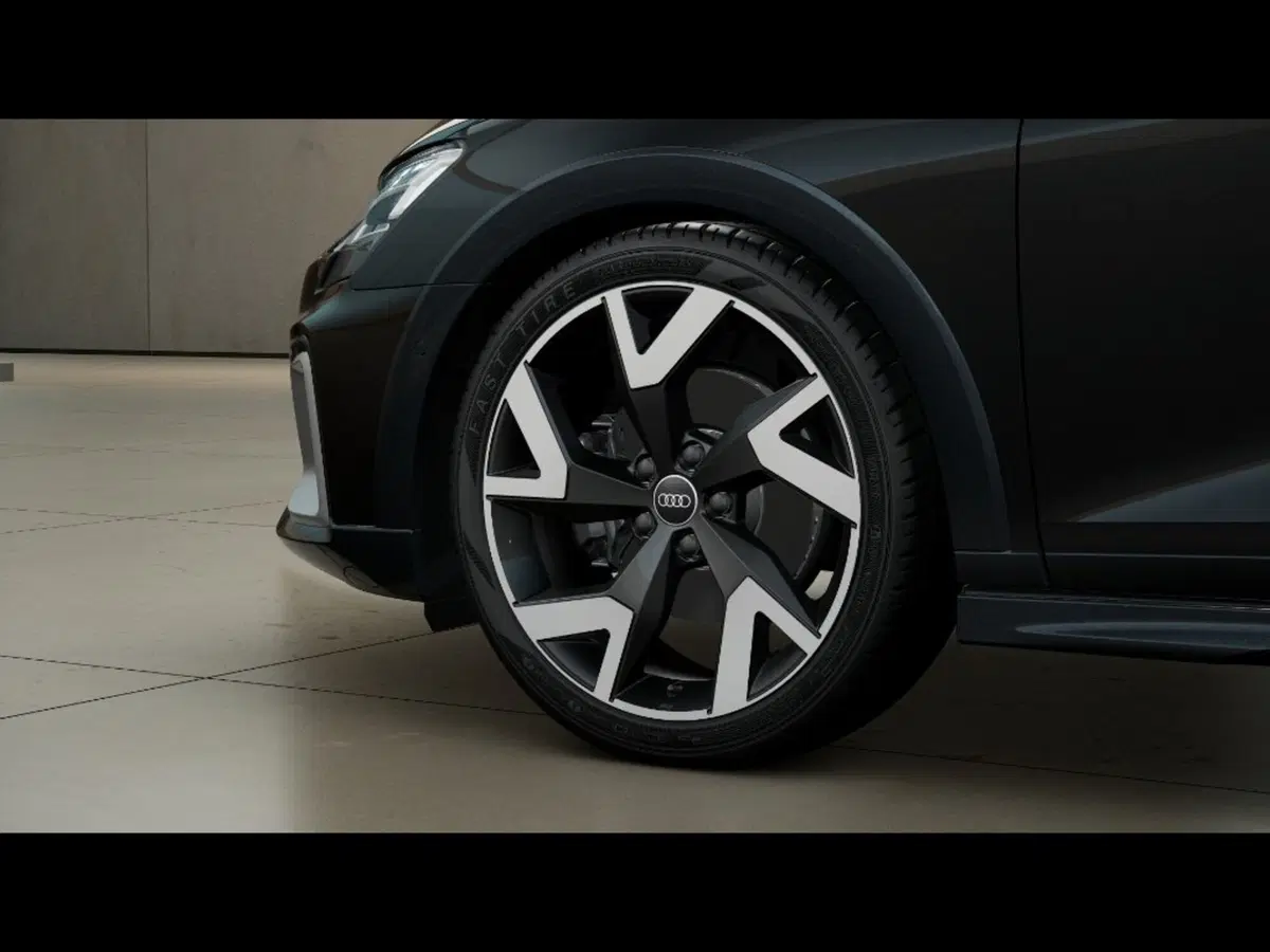 Audi A3 allstreet nuova a Pisa (6)