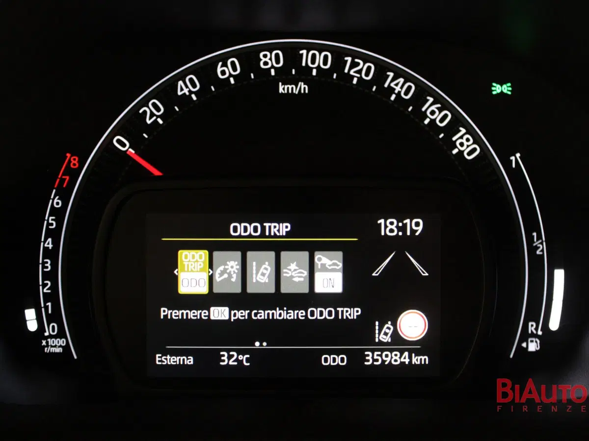 Toyota Aygo X usata a Firenze (12)