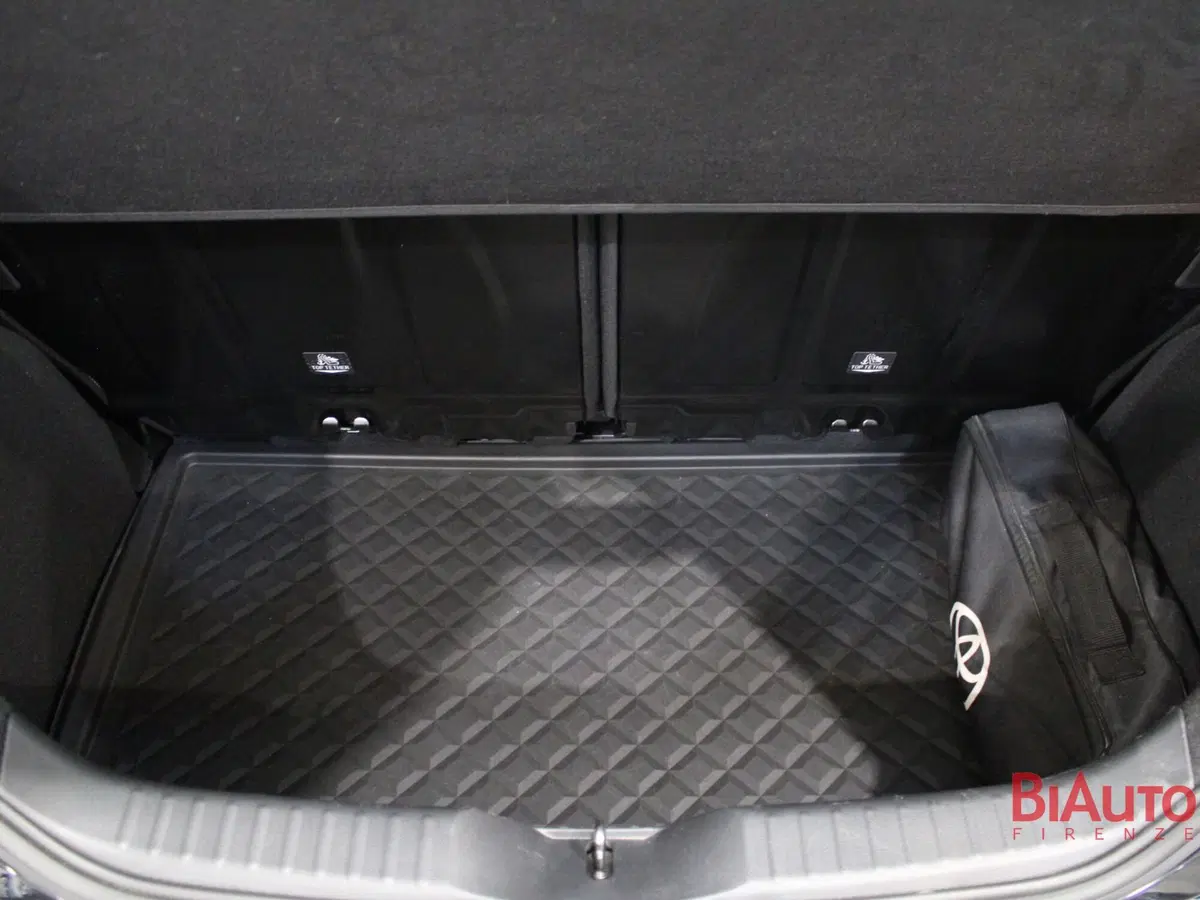 Toyota Aygo X usata a Firenze (9)
