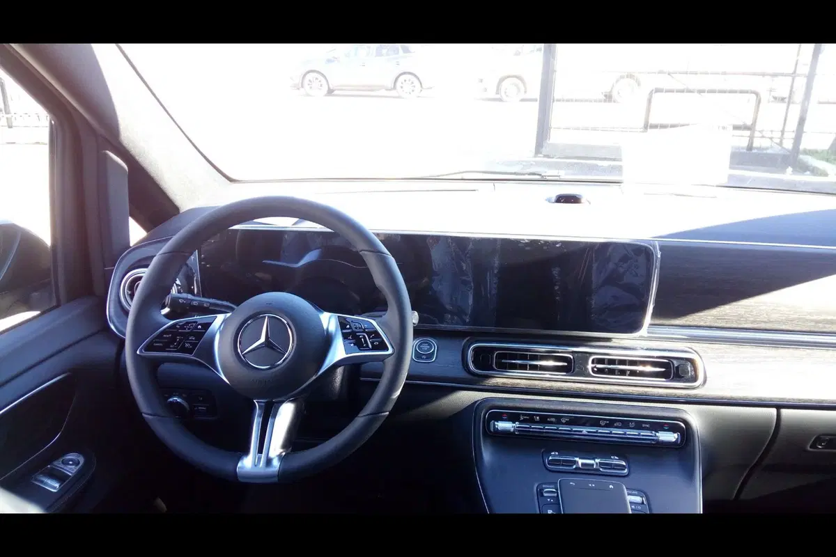 Mercedes-Benz Classe V nuova a Pescara (10)
