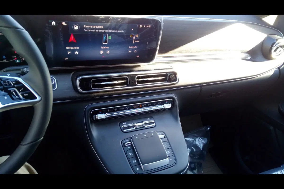 Mercedes-Benz Classe V nuova a Pescara (13)