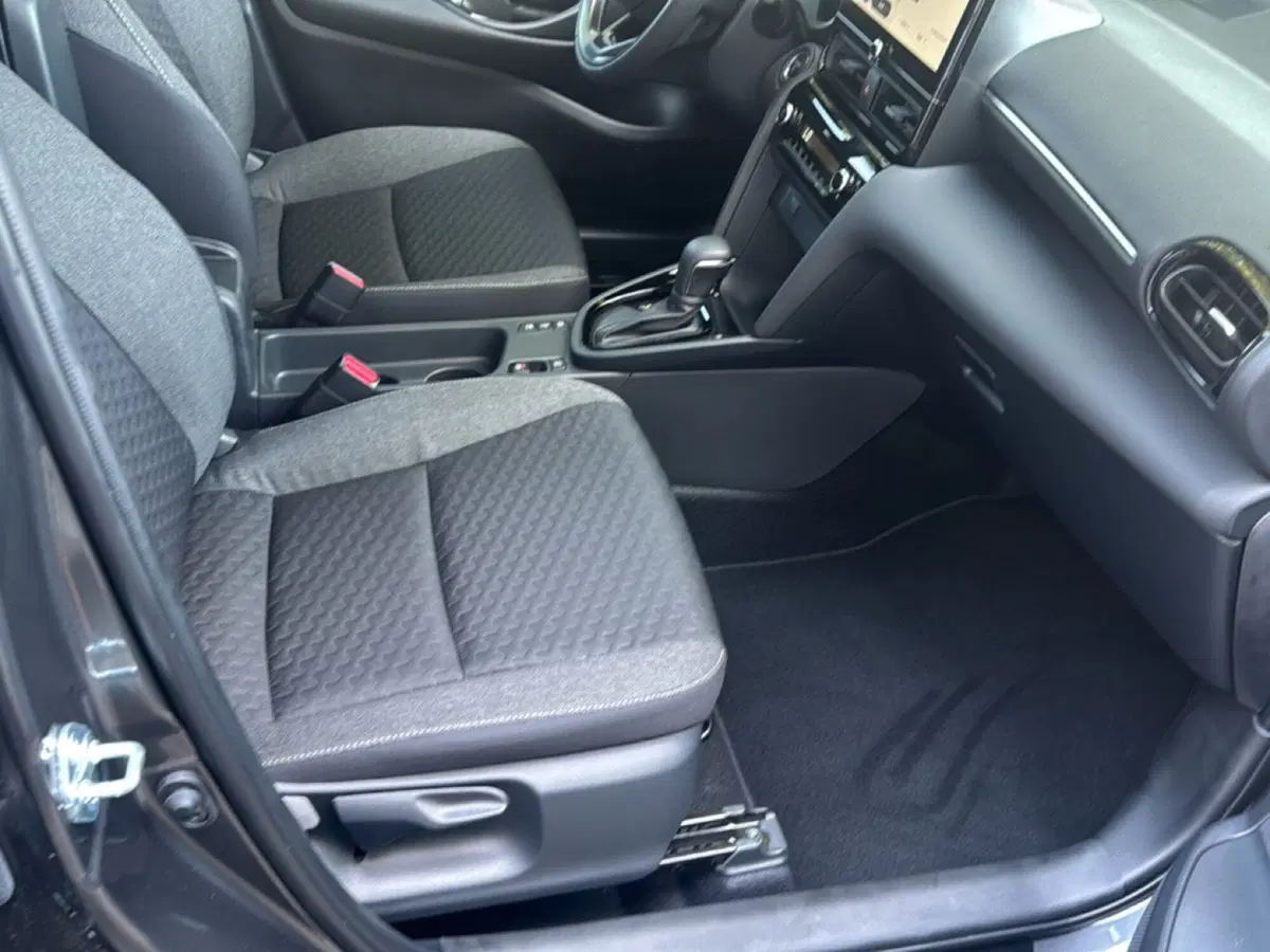 Toyota Yaris Cross nuova a Ferrara (11)