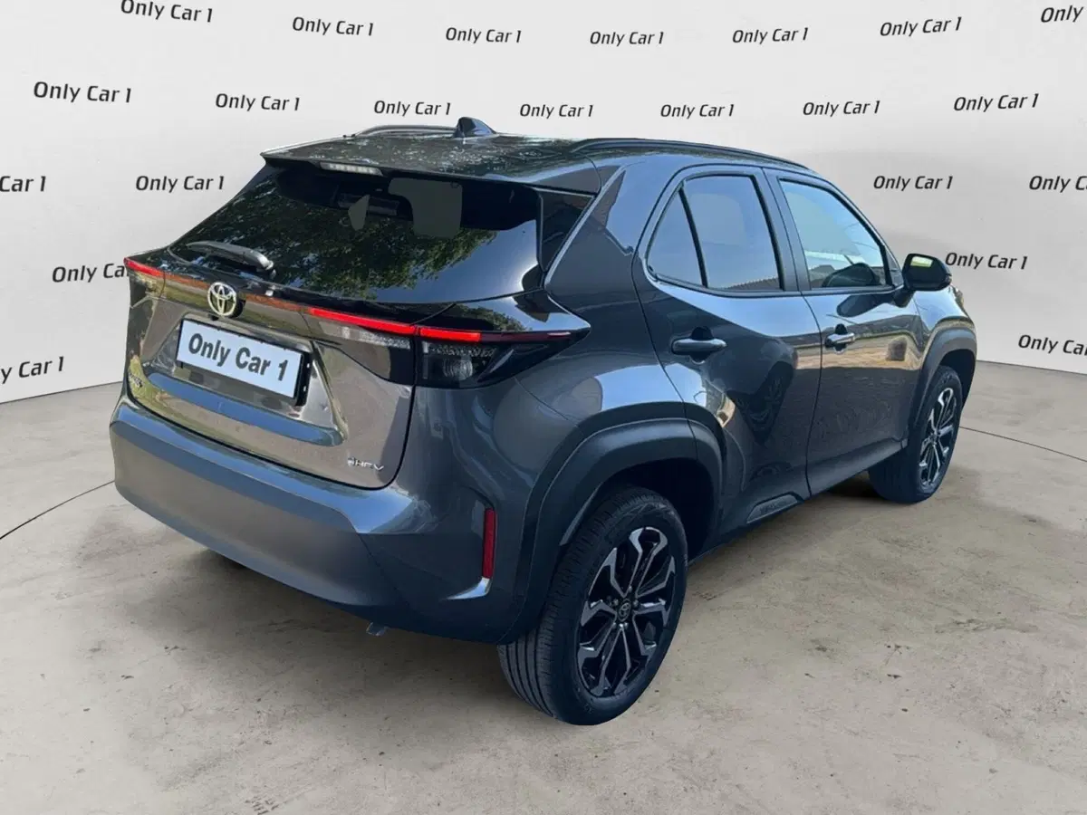 Toyota Yaris Cross nuova a Ferrara (5)