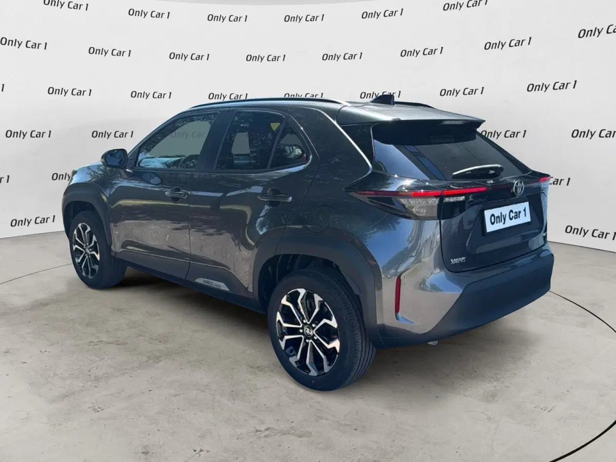 Toyota Yaris Cross nuova a Ferrara (6)