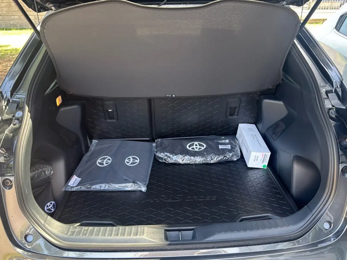 Toyota Yaris Cross nuova a Ferrara (7)