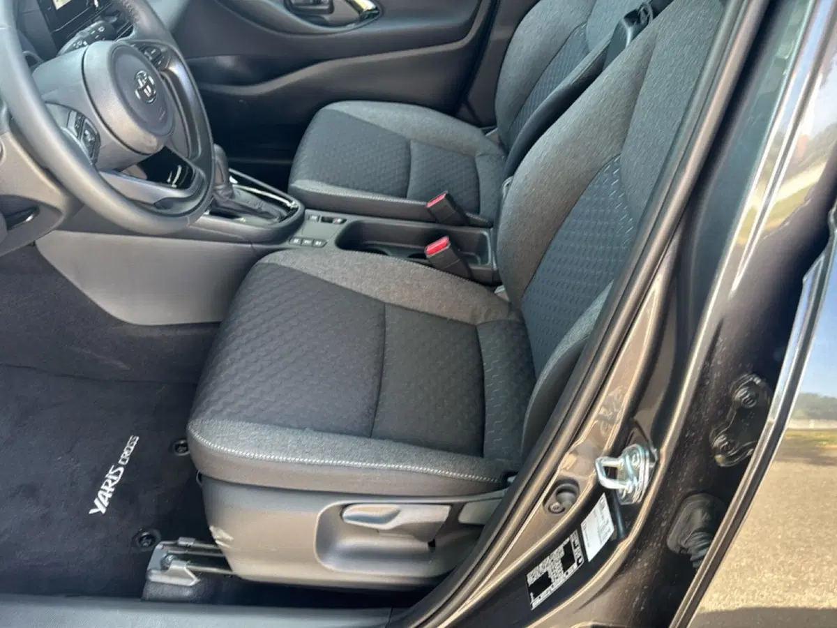 Toyota Yaris Cross nuova a Ferrara (9)