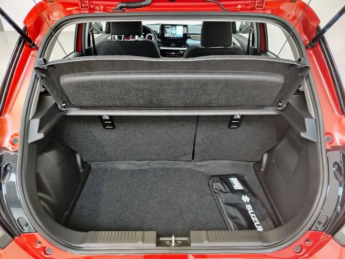 Suzuki Swift nuova a Rovigo (11)