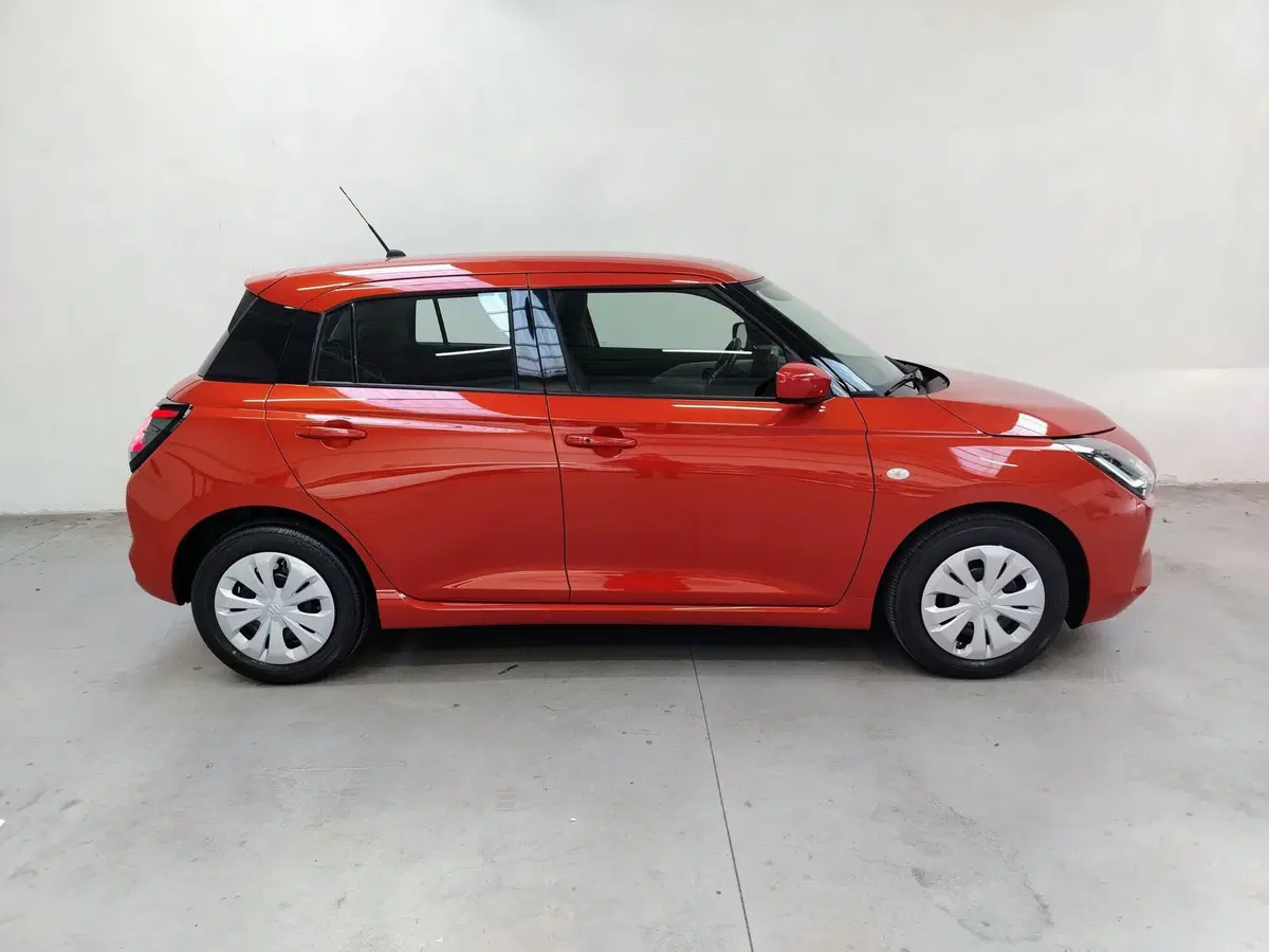 Suzuki Swift nuova a Rovigo (12)