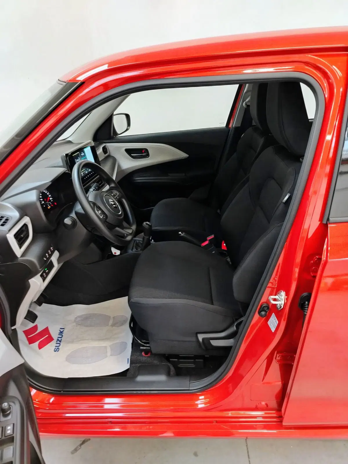 Suzuki Swift nuova a Rovigo (6)