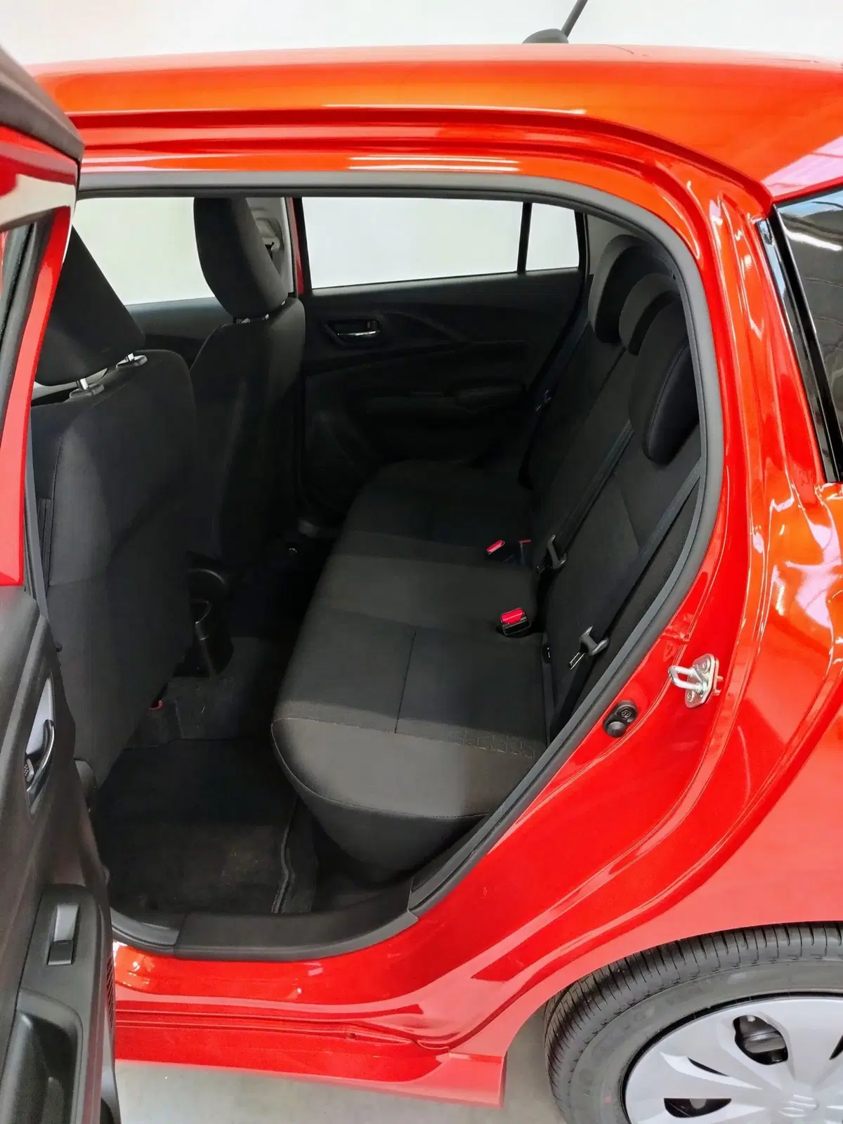 Suzuki Swift nuova a Rovigo (7)
