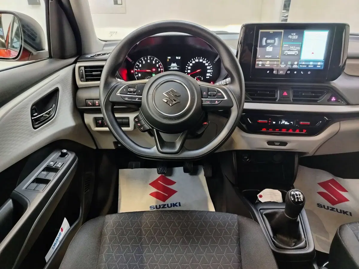 Suzuki Swift nuova a Rovigo (9)