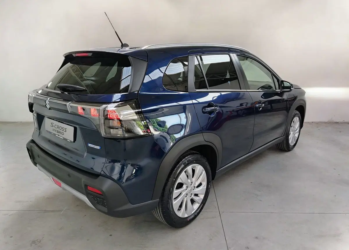 Suzuki S-Cross nuova a Rovigo (13)