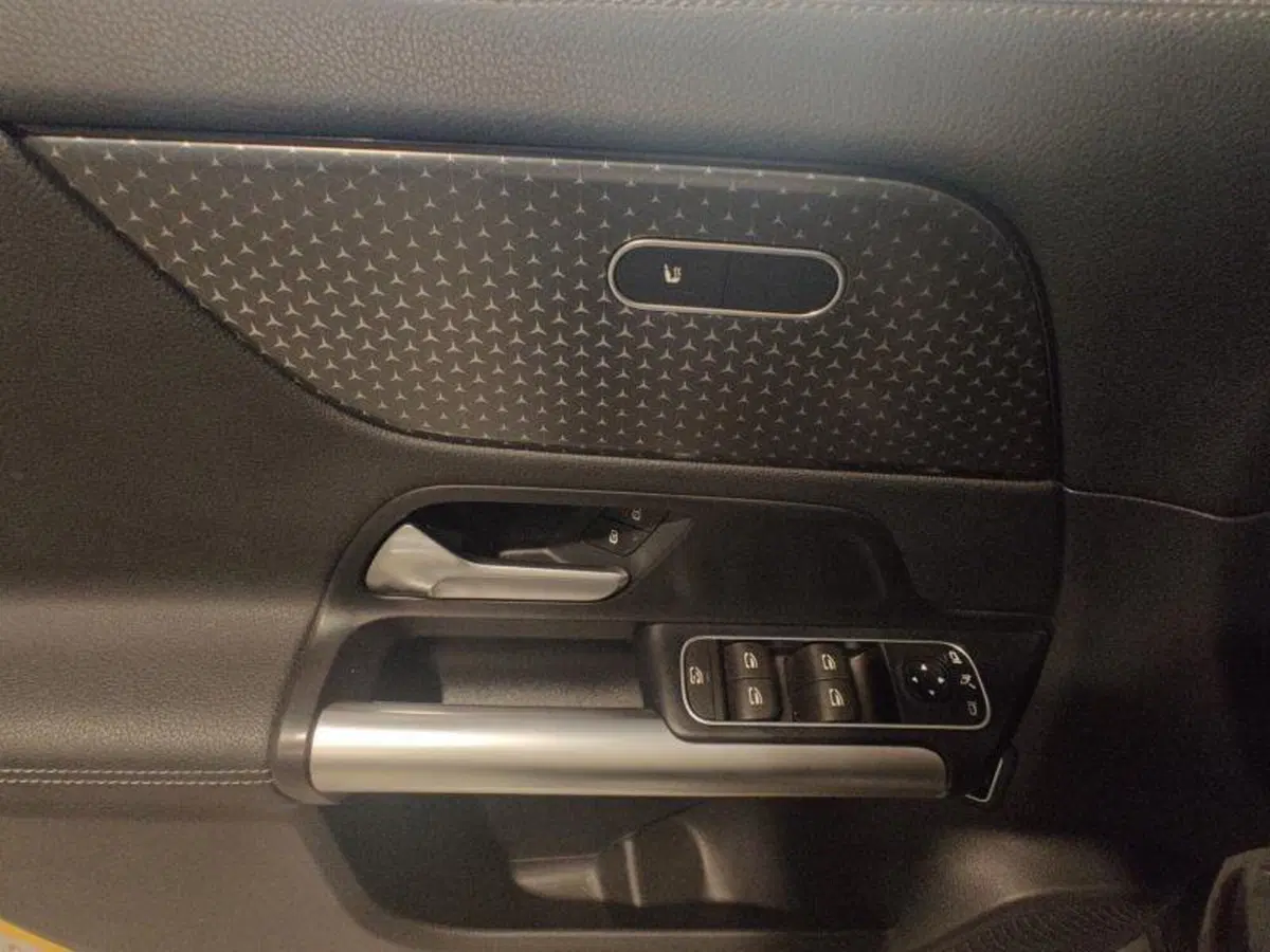 Mercedes-Benz GLA SUV usata a Genova (12)
