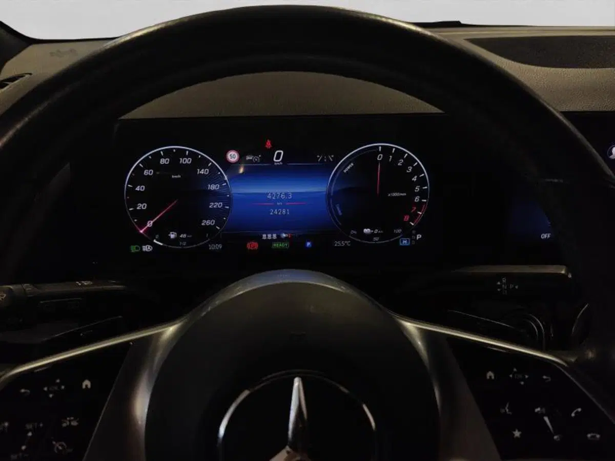 Mercedes-Benz GLA SUV usata a Genova (13)