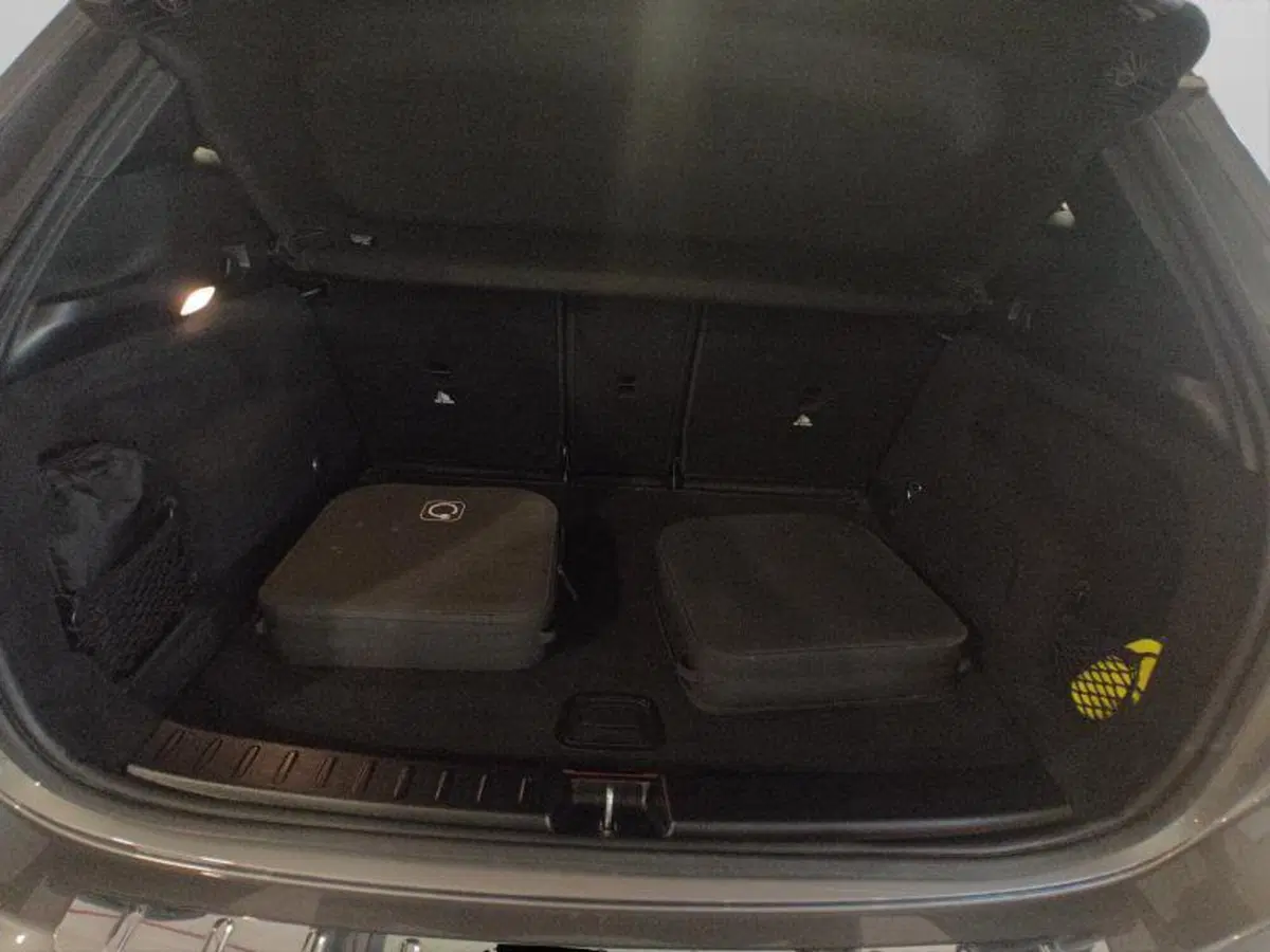 Mercedes-Benz GLA SUV usata a Genova (17)