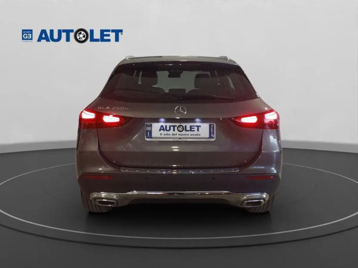 Mercedes-Benz GLA SUV usata a Genova (6)