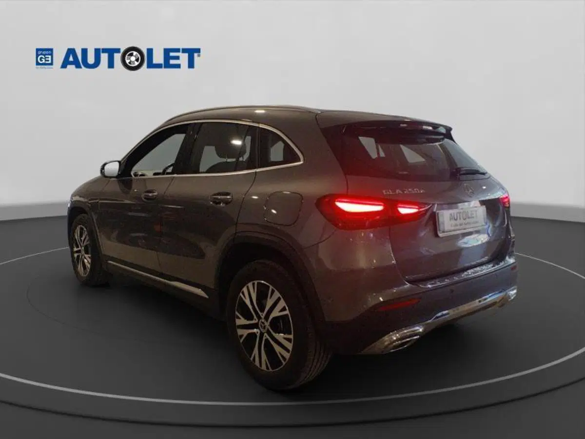 Mercedes-Benz GLA SUV usata a Genova (8)
