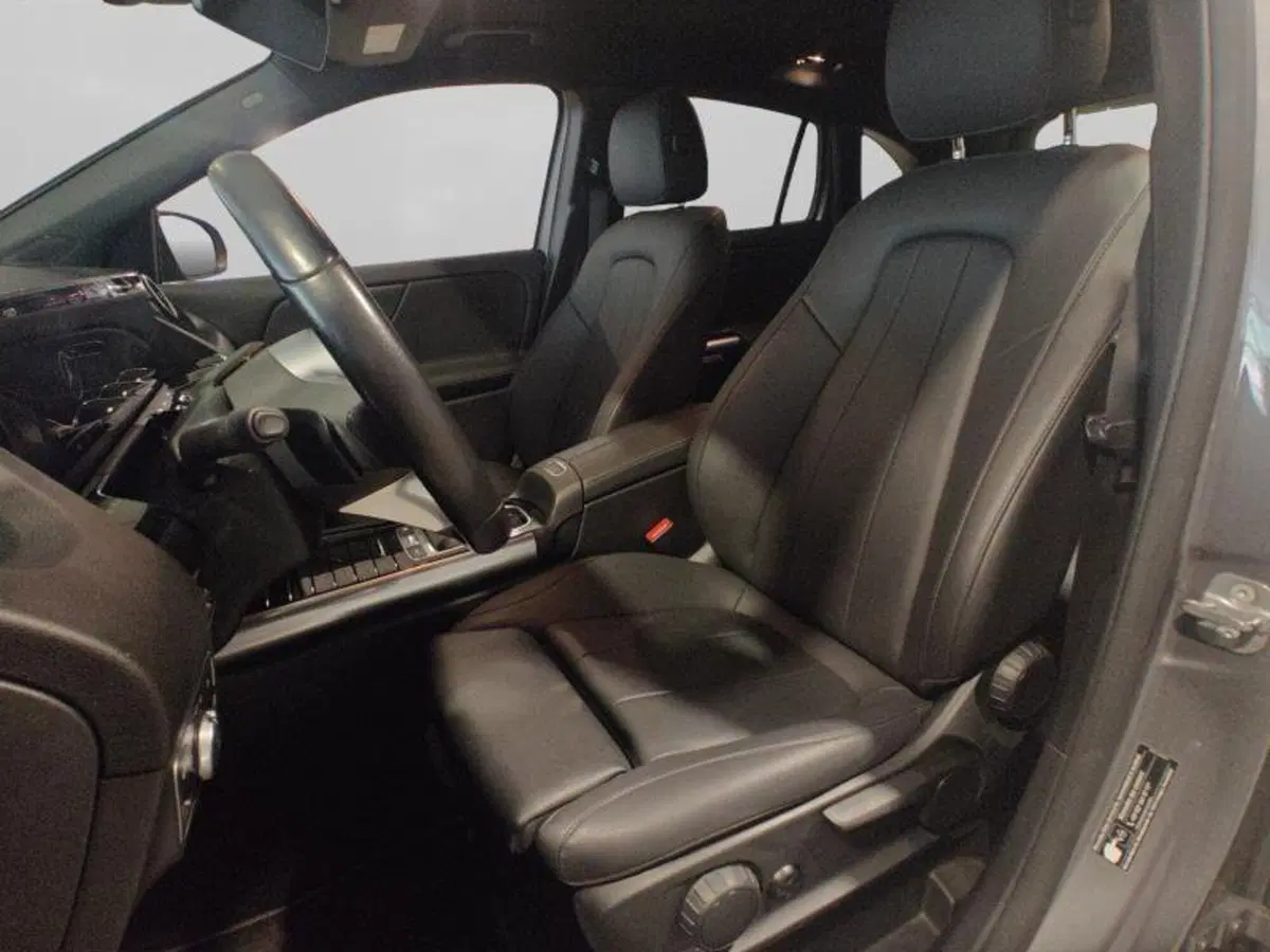 Mercedes-Benz GLA SUV usata a Genova (9)