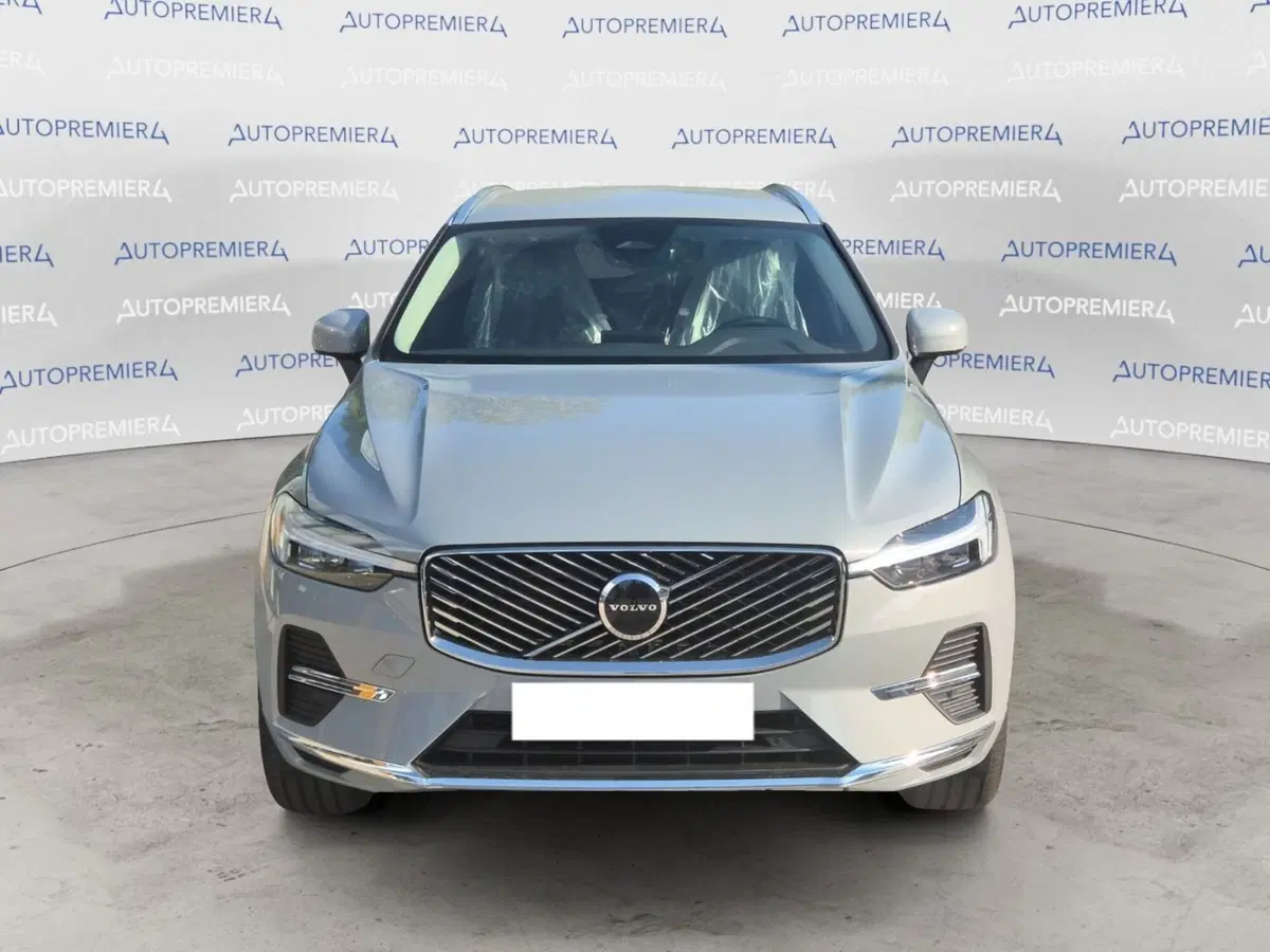 Volvo XC60 nuova a Como (2)