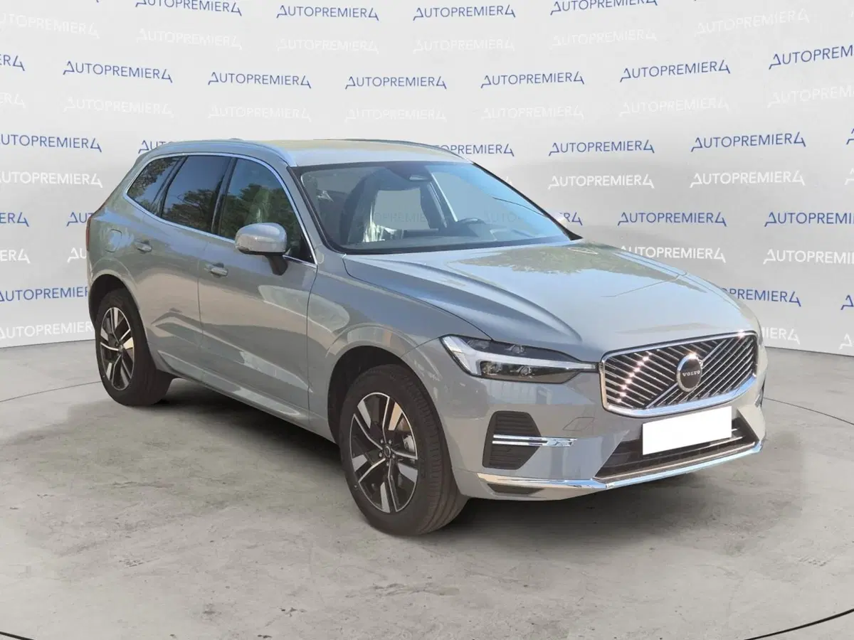 Volvo XC60 nuova a Como (3)