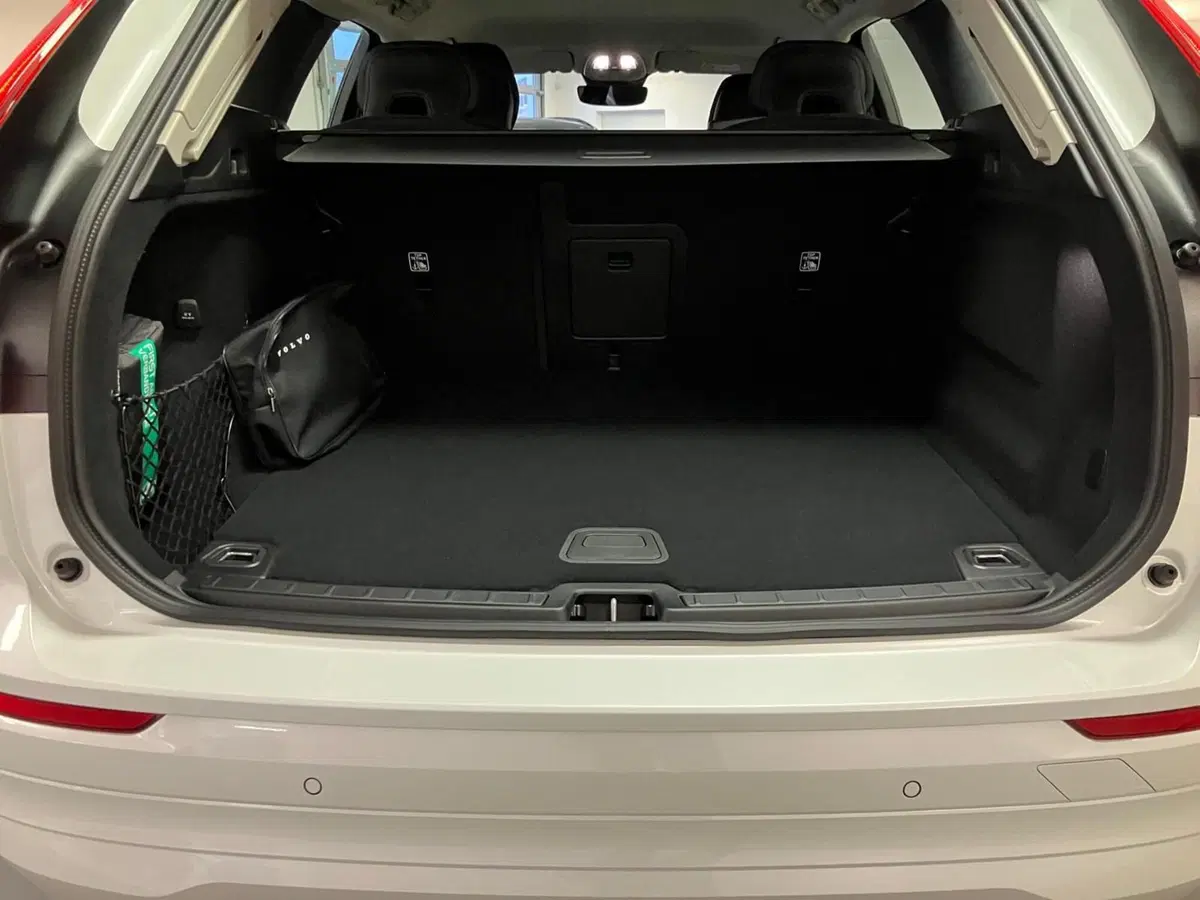 Volvo XC60 nuova a Como (10)