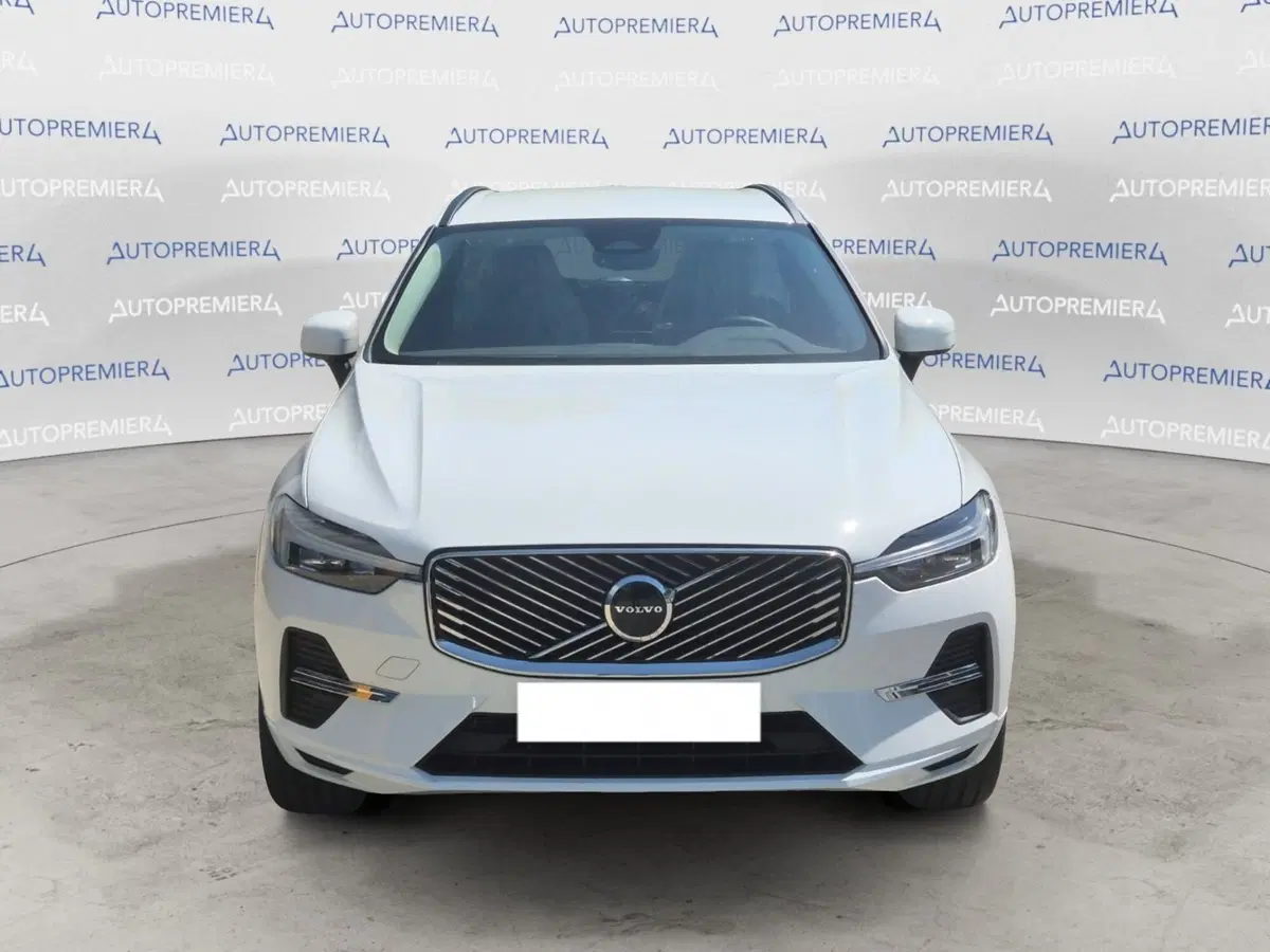 Volvo XC60 nuova a Como (2)