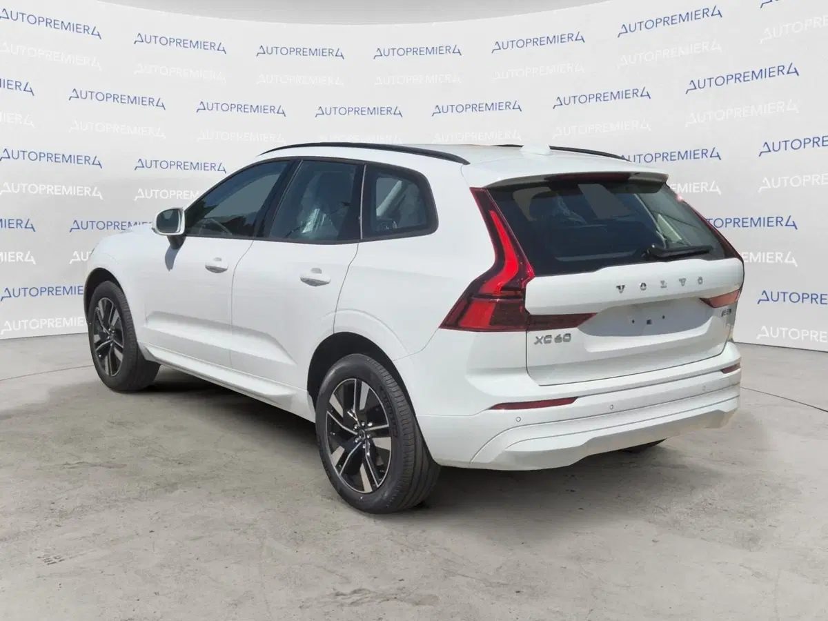 Volvo XC60 nuova a Como (4)