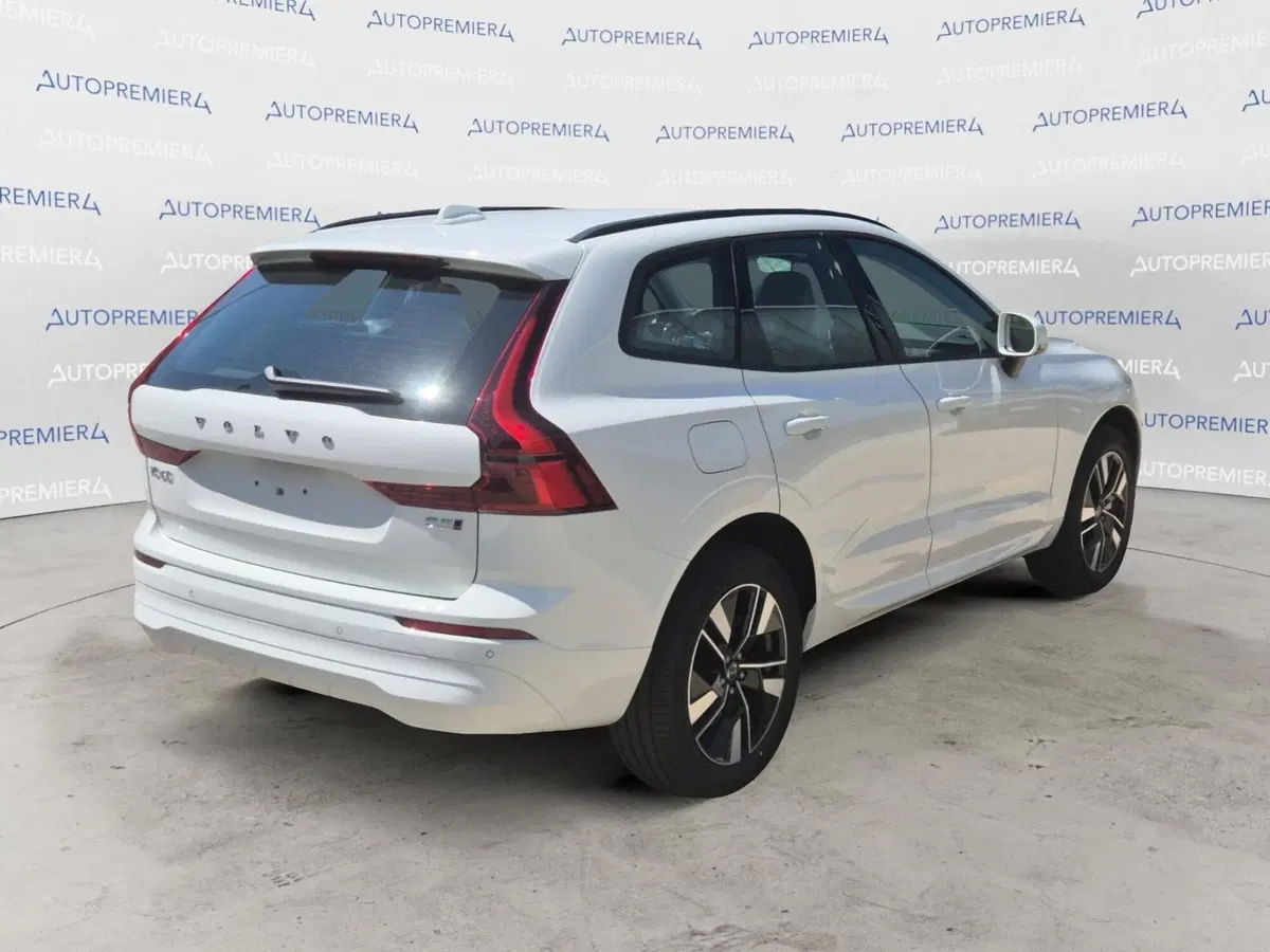 Volvo XC60 nuova a Como (5)
