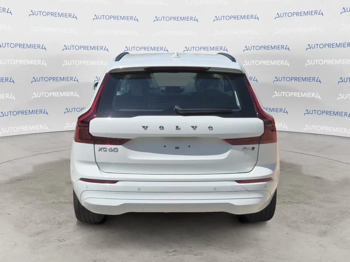 Volvo XC60 nuova a Como (6)