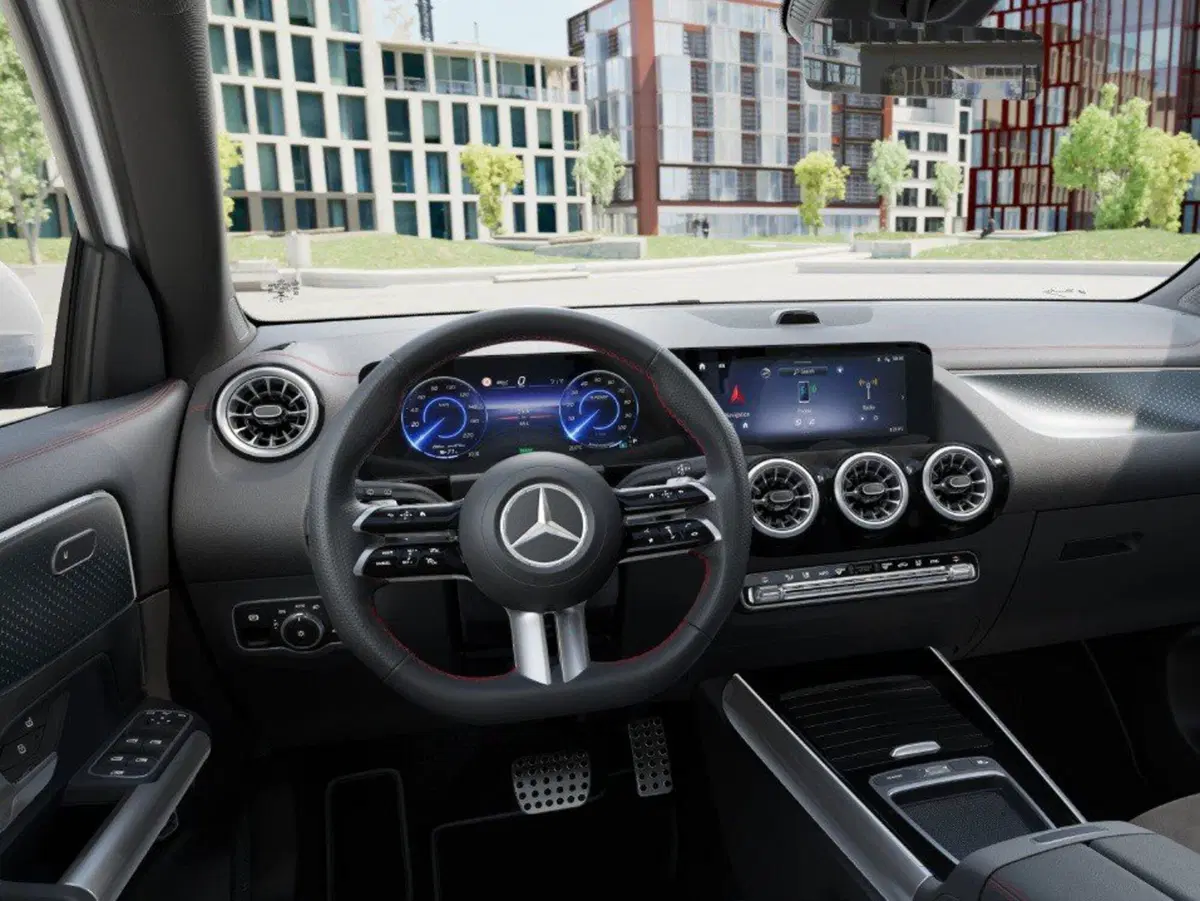 Mercedes-Benz EQA nuova a Ancona (9)