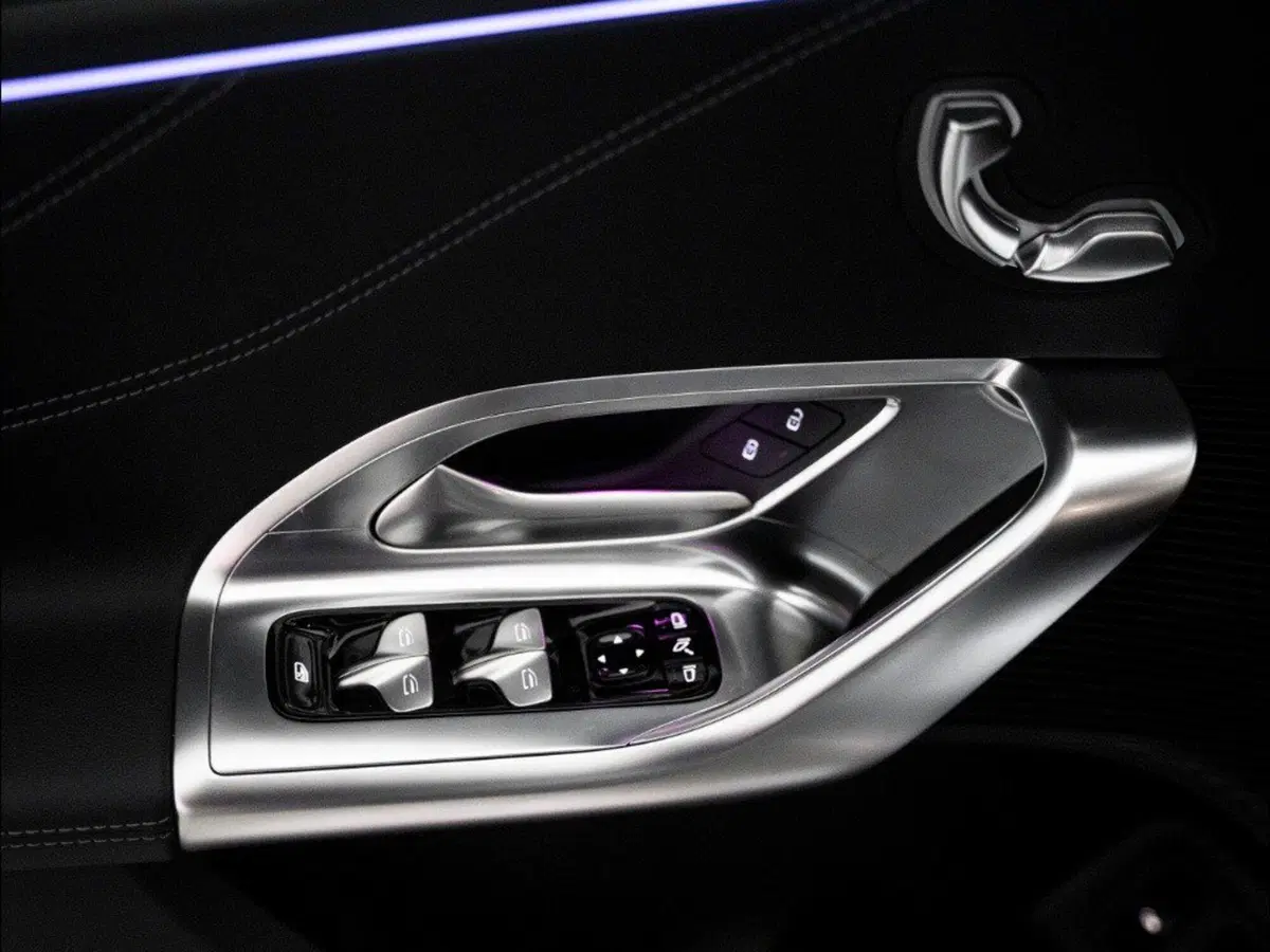 Mercedes-Benz GLC nuova a Ancona (15)