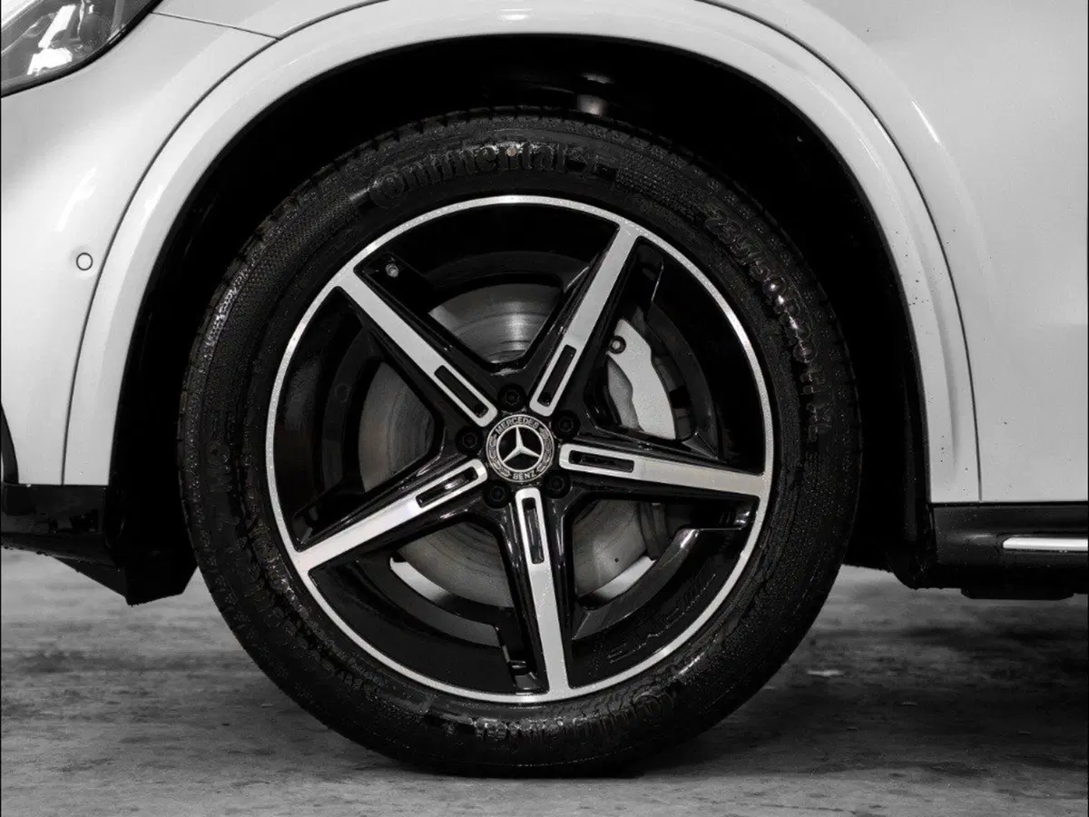 Mercedes-Benz GLC nuova a Ancona (7)