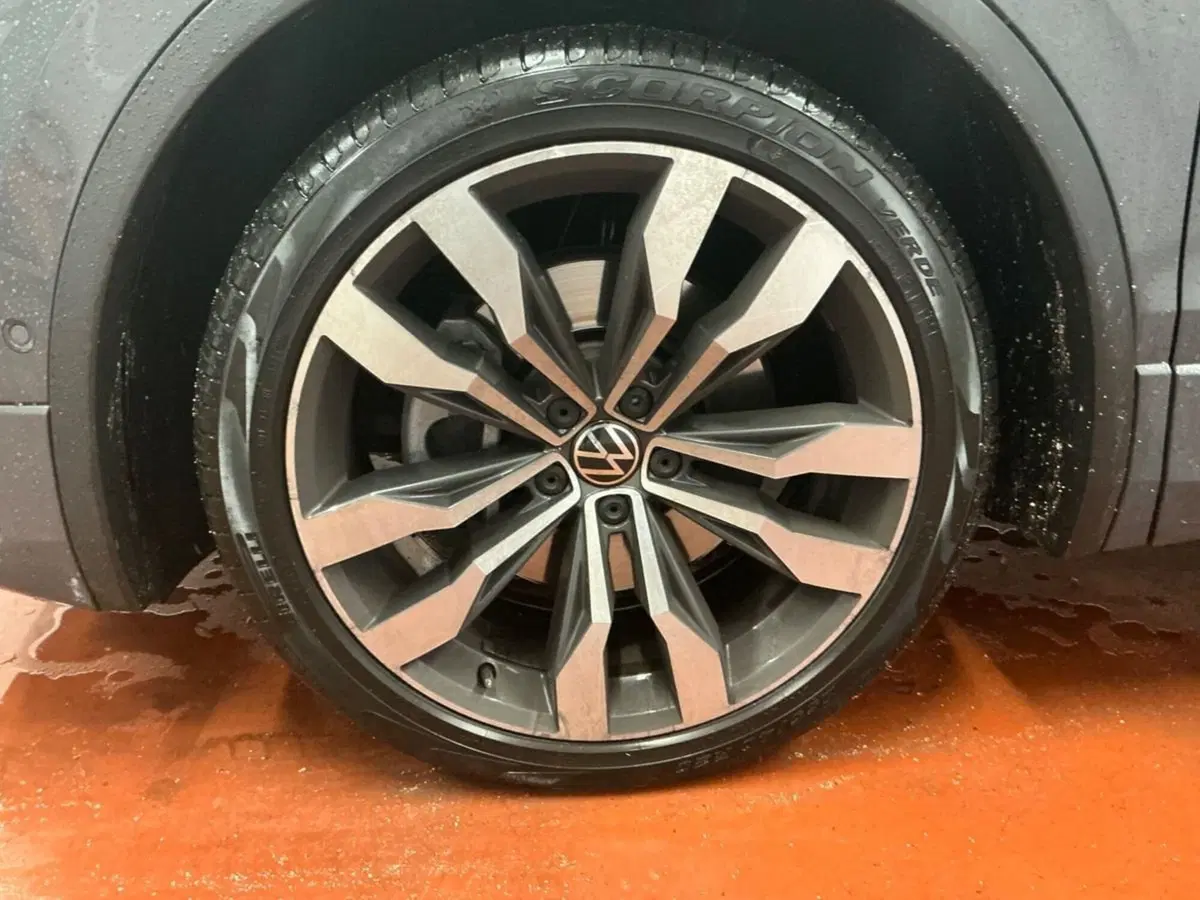 Volkswagen Tiguan usata a Como (8)