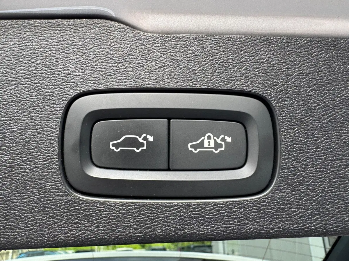 Volvo V60 Cross Country usata a Como (18)