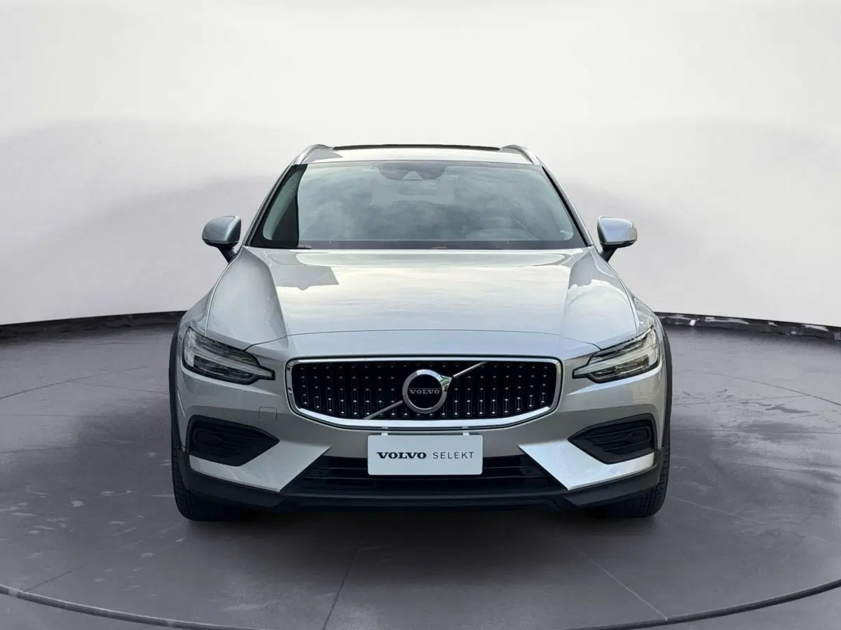Volvo V60 Cross Country usata a Como (2)