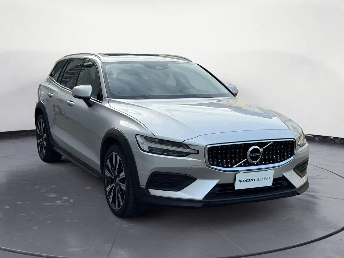 Volvo V60 Cross Country usata a Como (3)