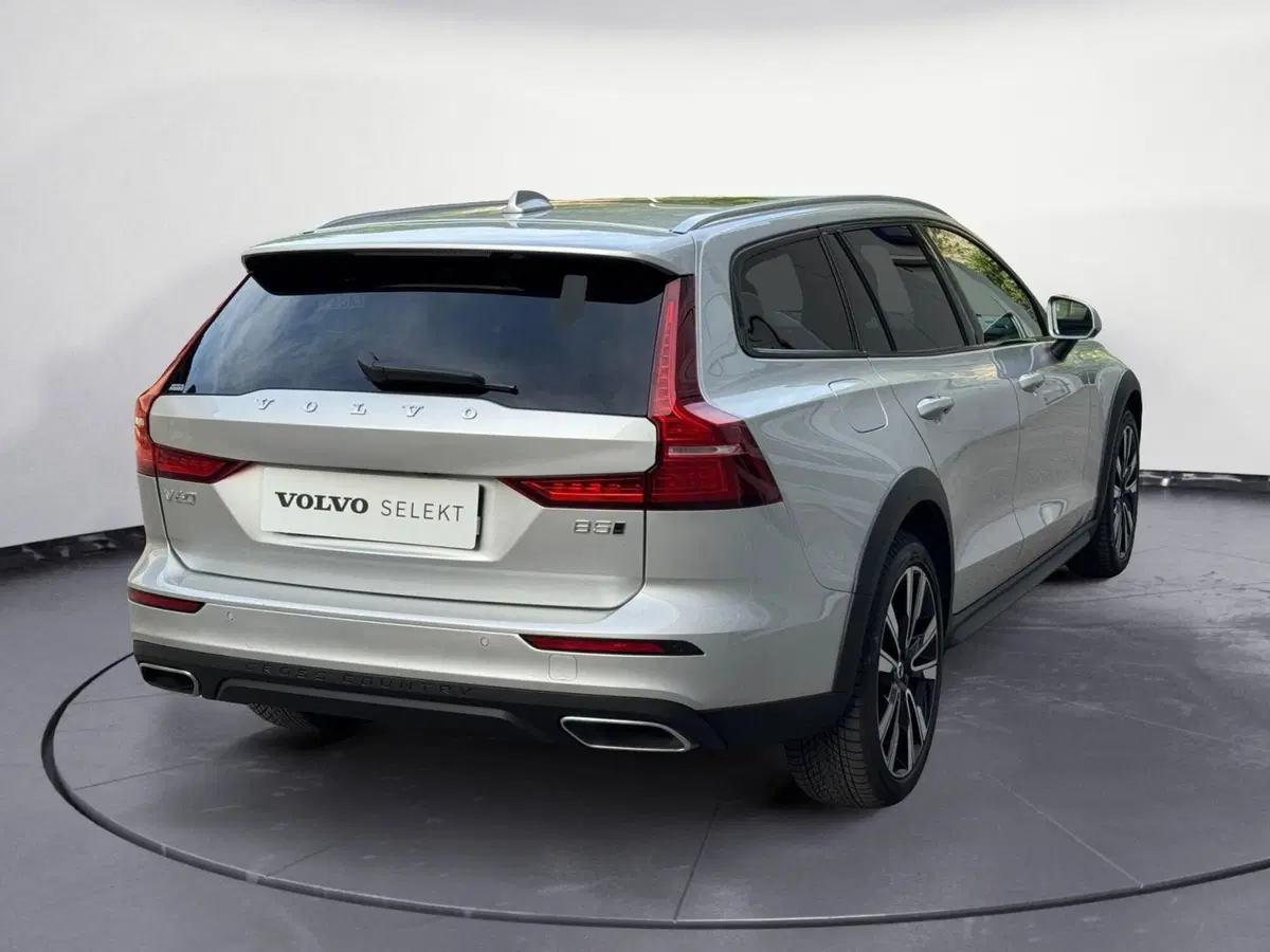 Volvo V60 Cross Country usata a Como (4)