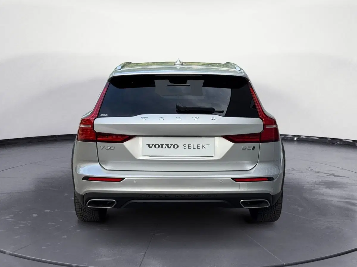 Volvo V60 Cross Country usata a Como (5)