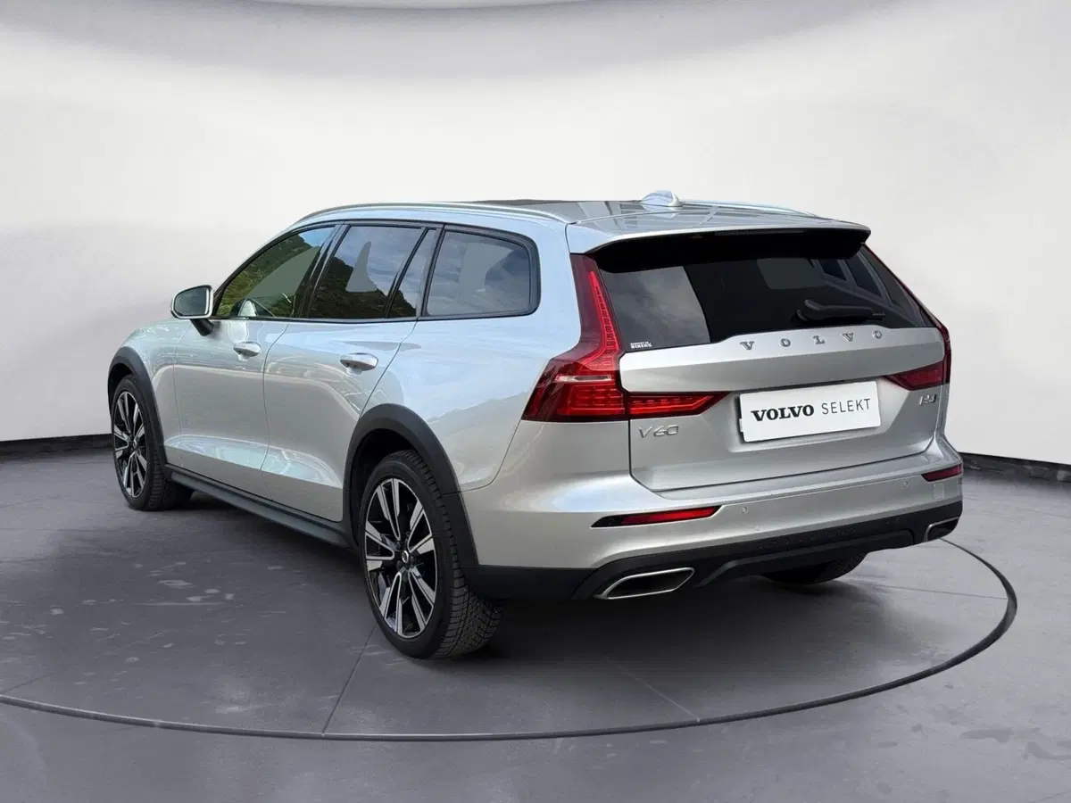 Volvo V60 Cross Country usata a Como (6)