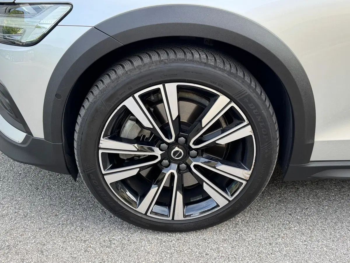 Volvo V60 Cross Country usata a Como (7)