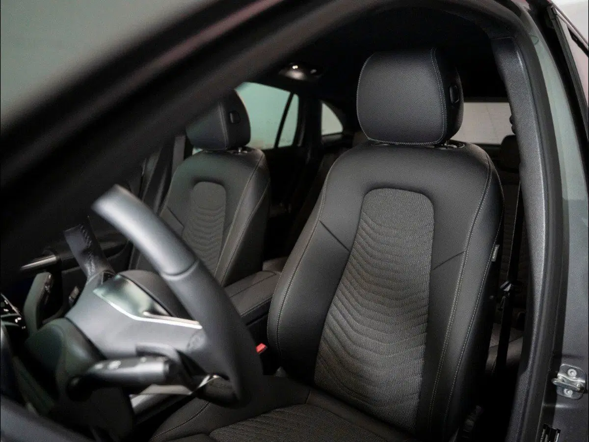 Mercedes-Benz GLA SUV nuova a Macerata (11)