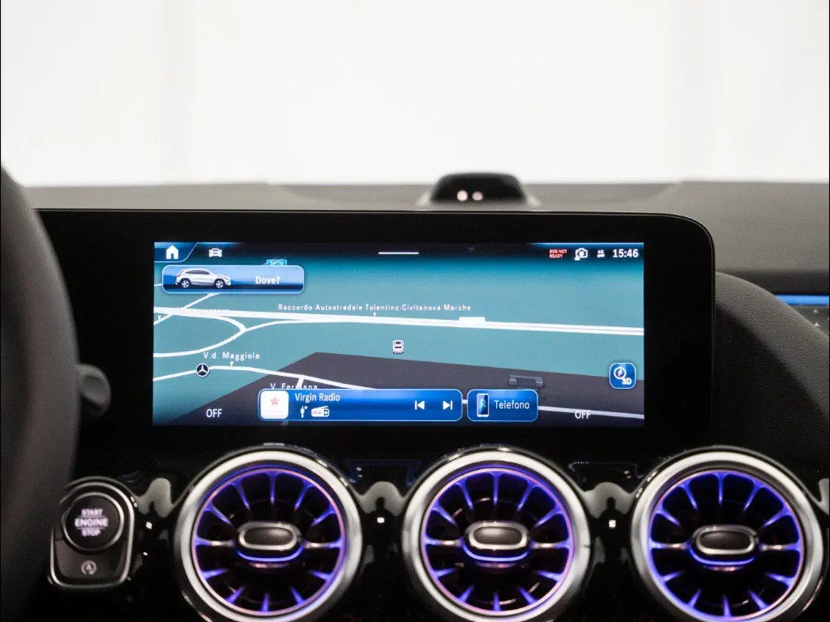 Mercedes-Benz GLA SUV nuova a Macerata (20)