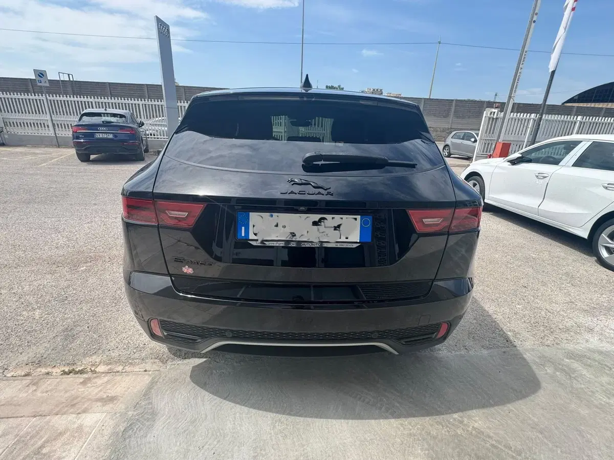 Jaguar E-Pace usata a Avellino (2)