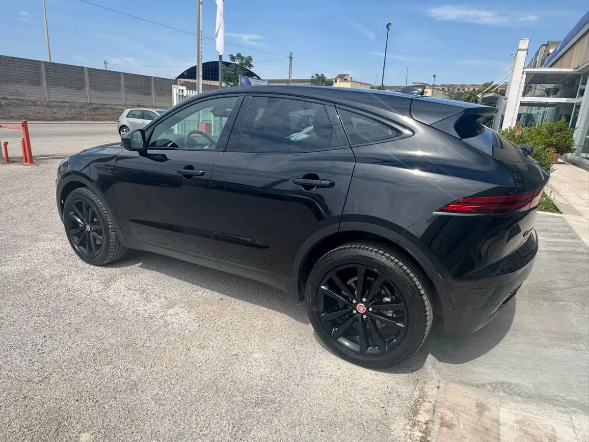 Jaguar E-Pace usata a Avellino (5)