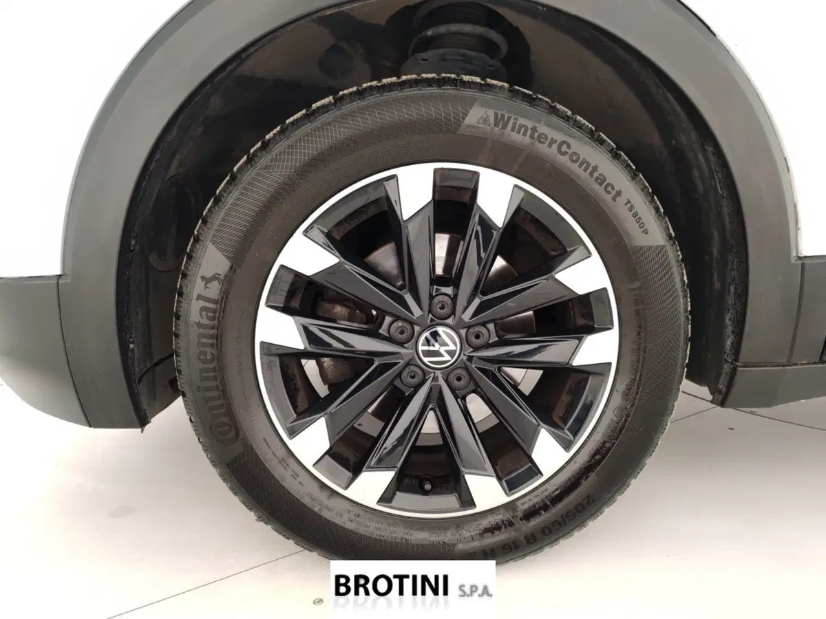 Volkswagen T-Cross usata a Massa-Carrara (6)