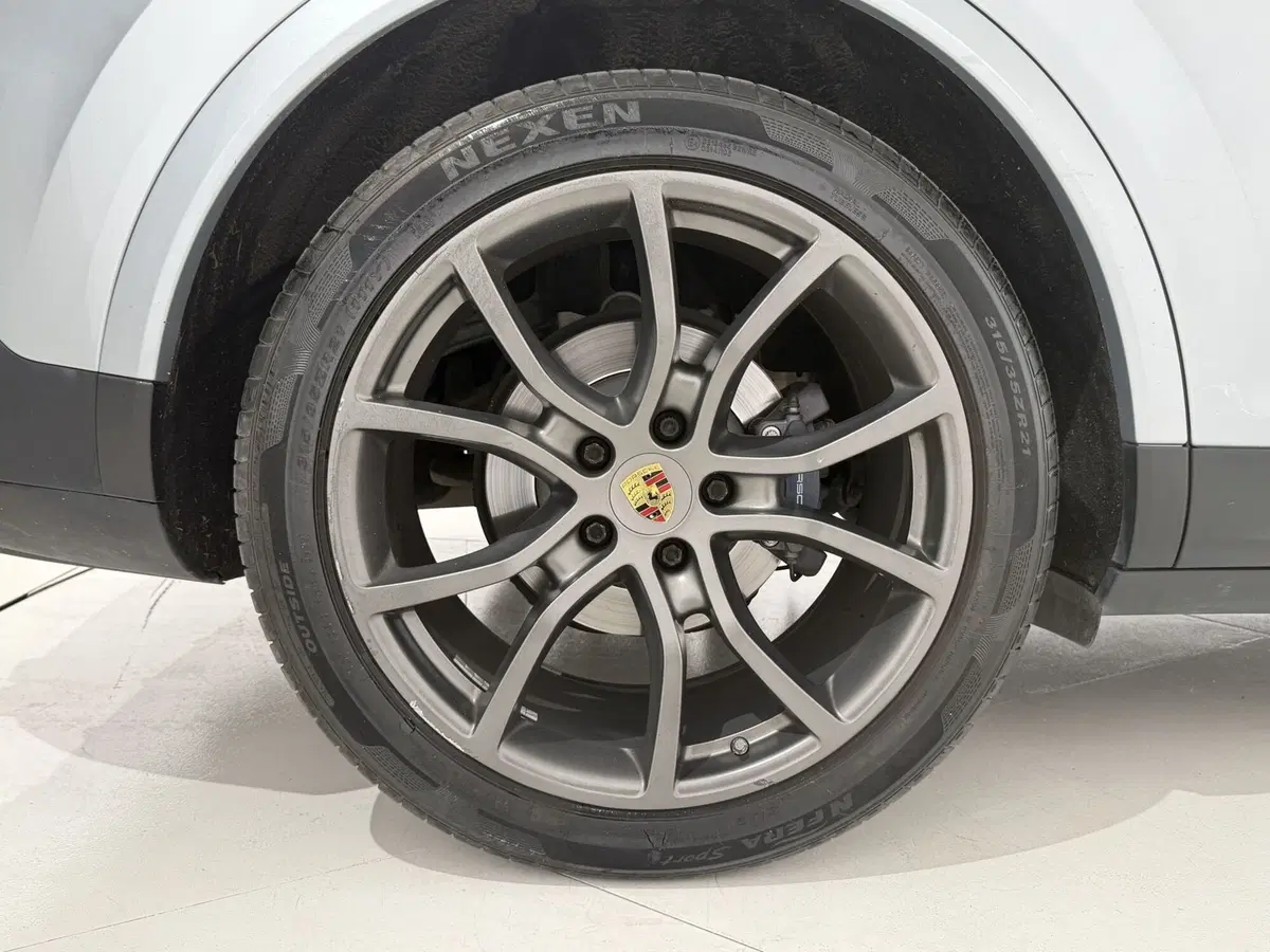 Porsche Cayenne usata a Perugia (13)