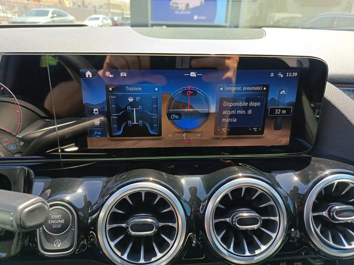 Mercedes-Benz GLA SUV usata a Caserta (9)