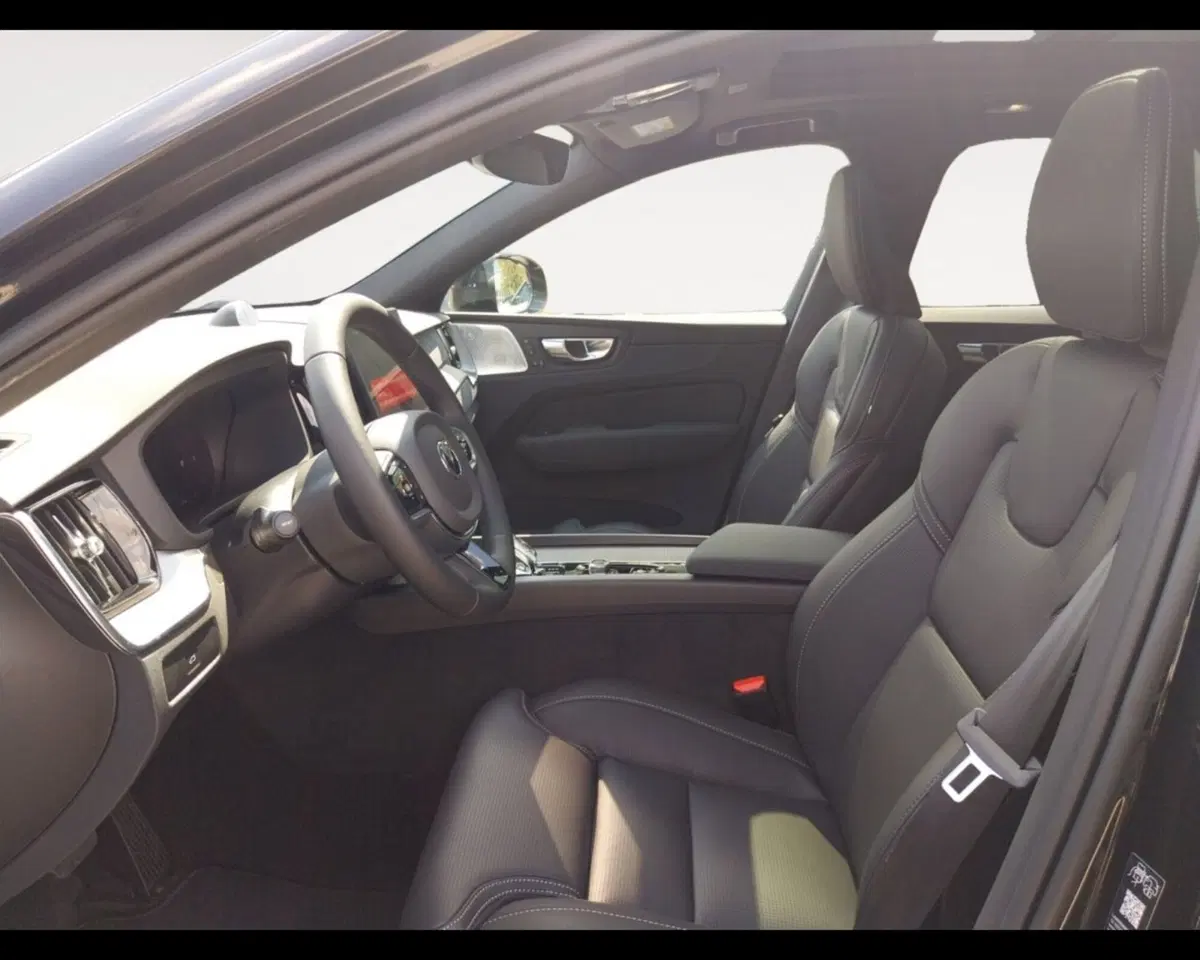 Volvo XC60 nuova a Bologna (9)